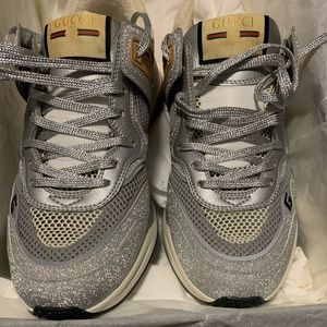 Gucci Men’s/Unisex “Ultrapace low-top sneakers”